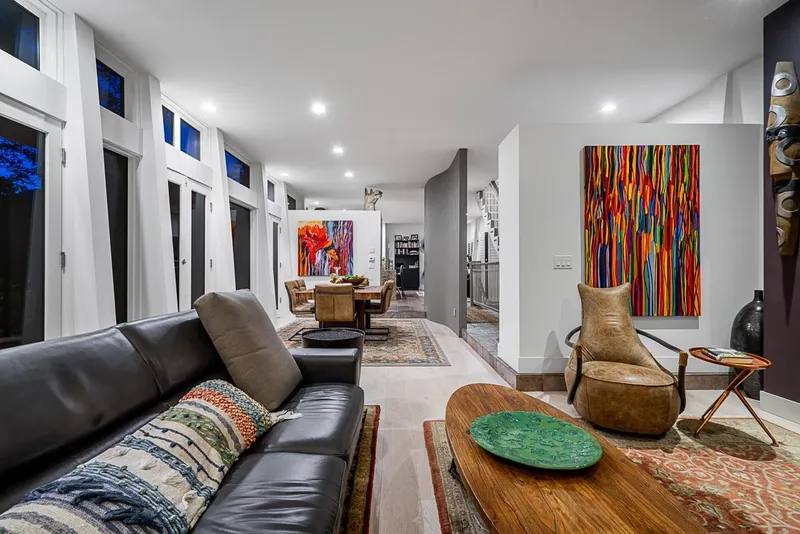 955 20TH STREET - photo 3 of 25