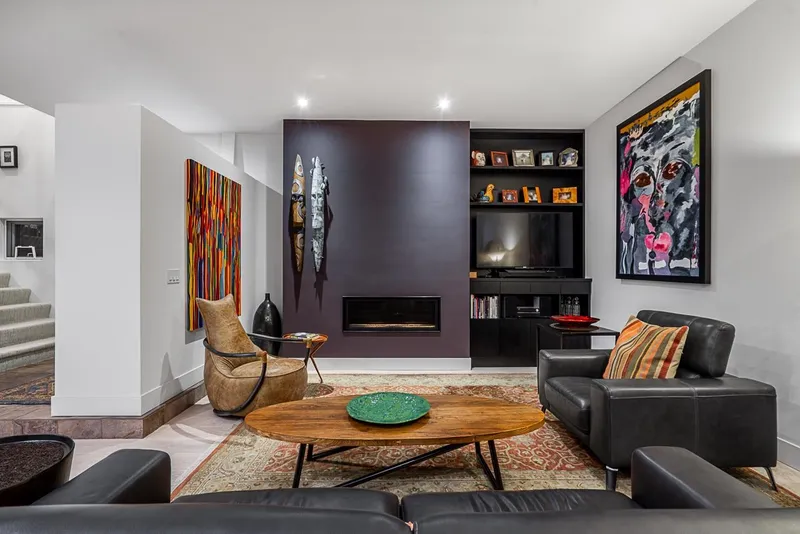 955 20TH STREET - photo 4 of 25