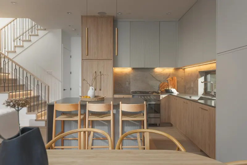 1 2684 OXFORD STREET - photo 3 of 17