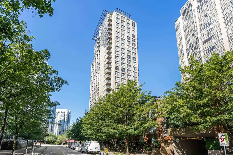 1808 989 BEATTY STREET - photo 1 of 3