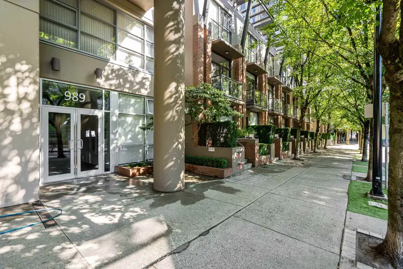 1808 989 BEATTY STREET - photo 3 of 3