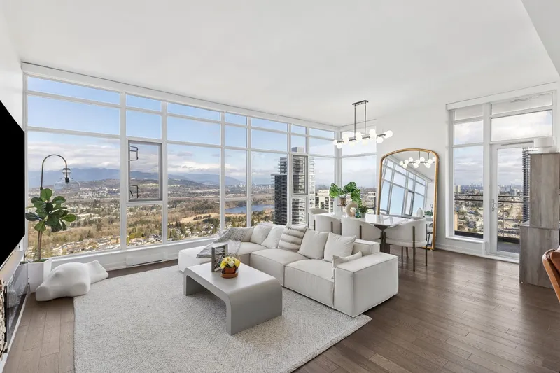 3903 4688 KINGSWAY - photo 4 of 25