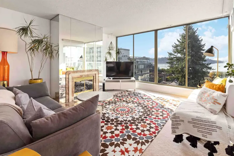 802 1455 DUCHESS AVENUE - photo 3 of 25