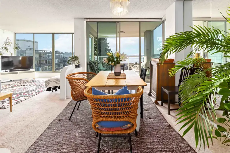 802 1455 DUCHESS AVENUE - photo 4 of 25