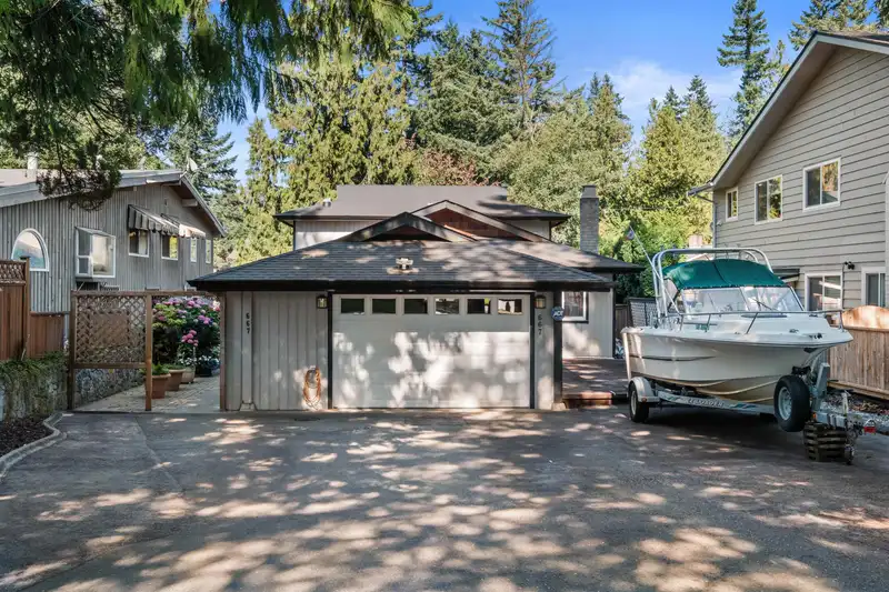 667 LAKESHORE DRIVE - photo 1 of 39