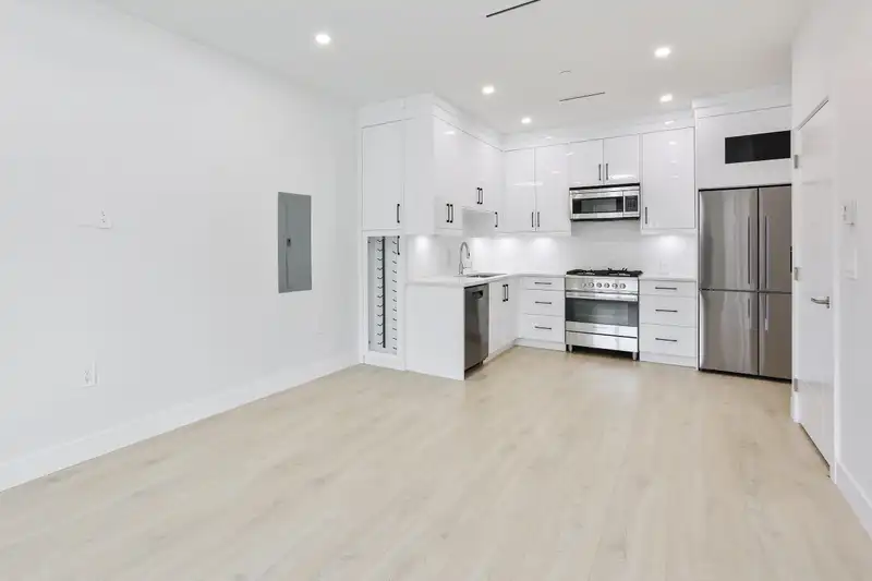 6550 KNIGHT STREET - photo 2 of 22