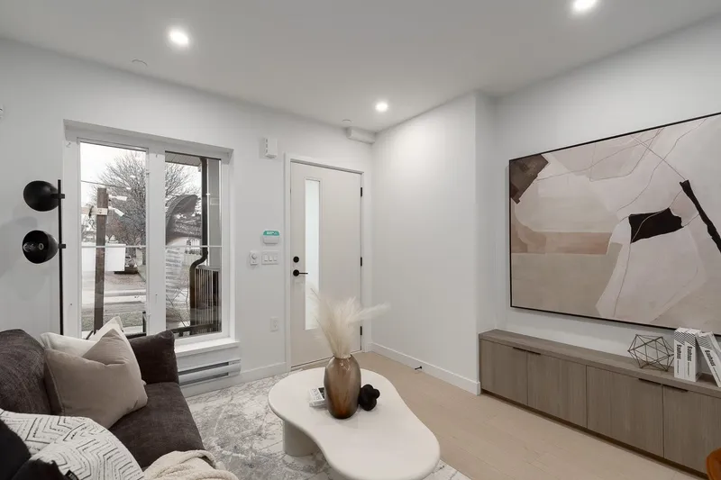 201 2329 E 34TH AVENUE - photo 3 of 22