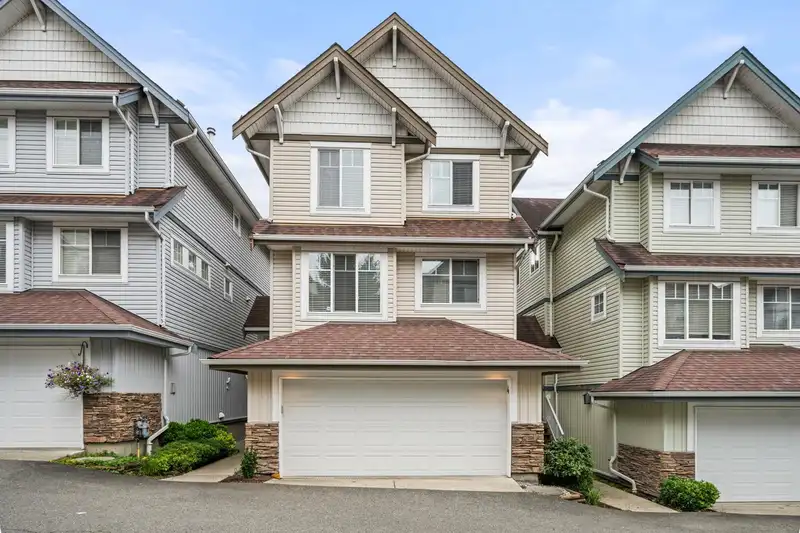 4 20582 67 AVENUE - photo 1 of 34