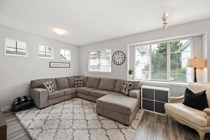 4 20582 67 AVENUE - photo 4 of 34