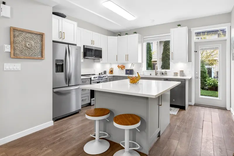 111 7938 209 STREET - photo 4 of 25