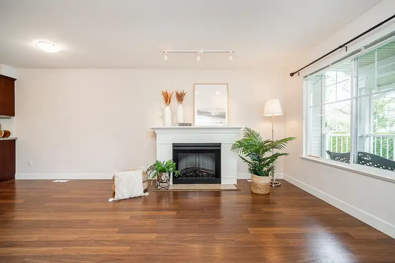 18 6568 193B STREET - photo 3 of 39