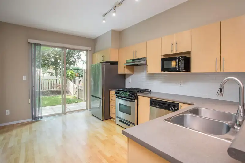 50 15152 62A AVENUE - photo 4 of 40