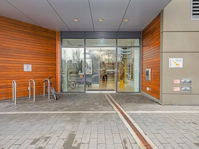 1401 1708 COLUMBIA STREET - photo 3 of 40
