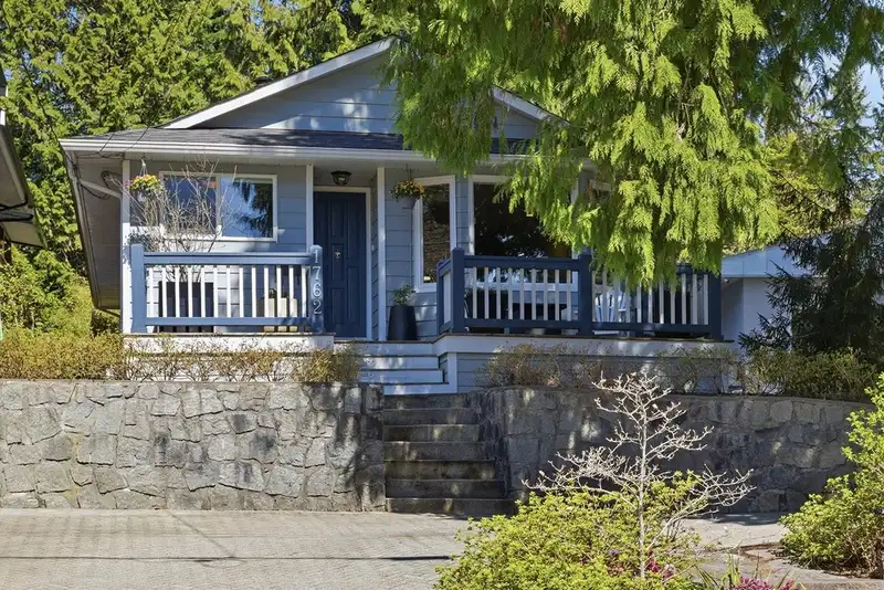 1762 EVELYN STREET - photo 1 of 27