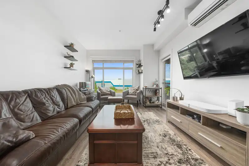 313 12635 190A STREET - photo 2 of 29