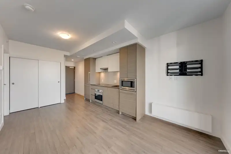 2806 13615 FRASER HIGHWAY - photo 4 of 31