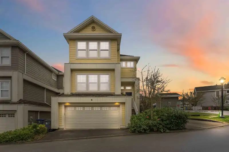 4 3495 147A STREET - photo 3 of 40
