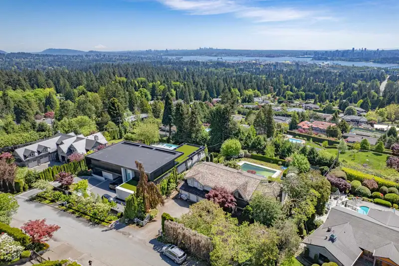 740 KNOCKMAROON ROAD - photo 4 of 35