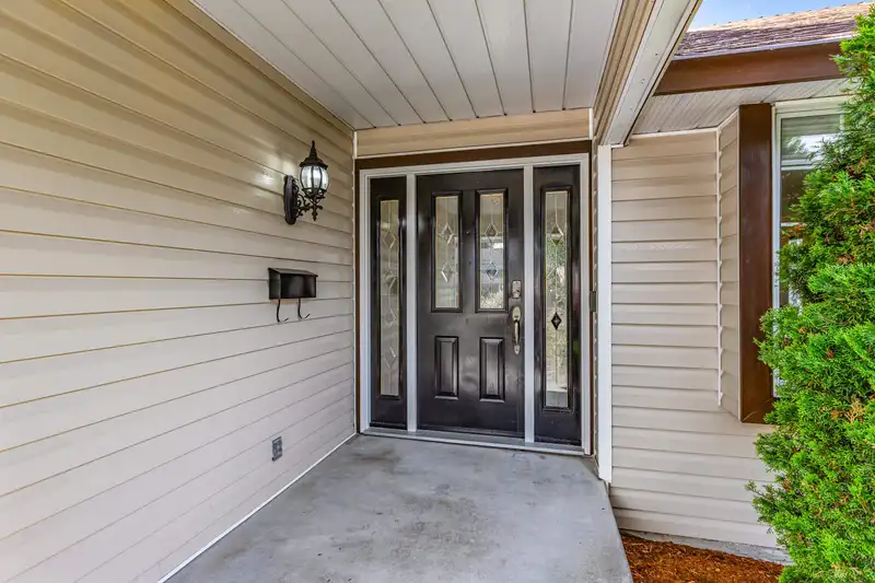 9271 156A STREET - photo 3 of 39