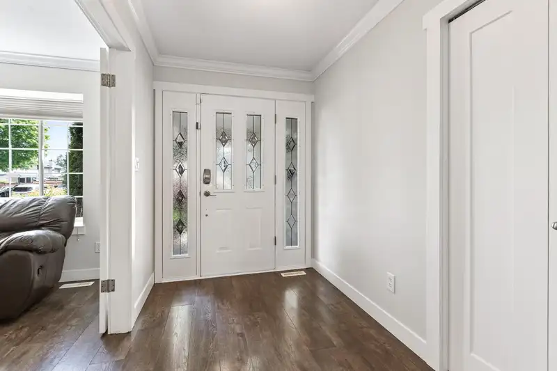 9271 156A STREET - photo 4 of 39