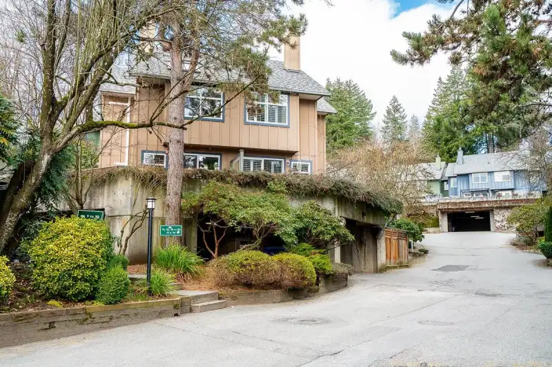 42 900 W 17TH STREET - photo 1 of 16
