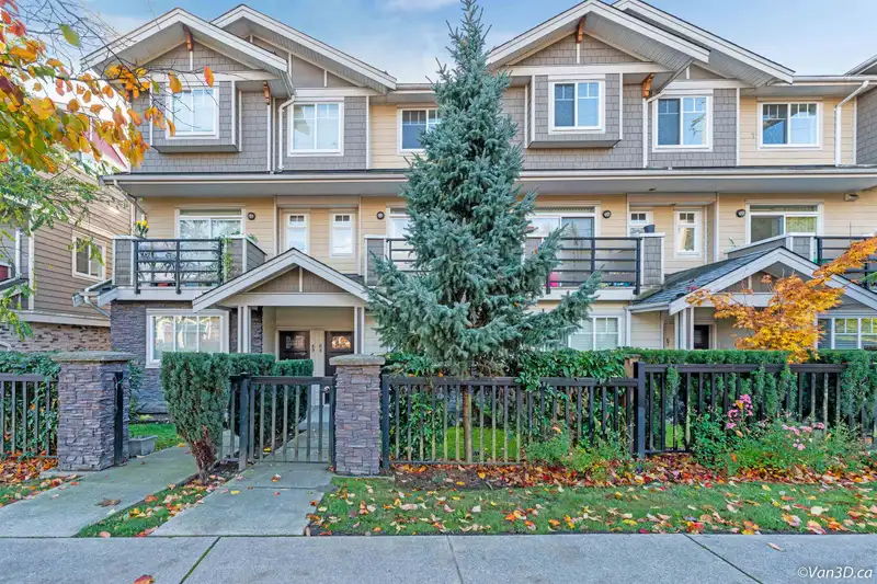 68 6383 140 STREET - photo 1 of 33