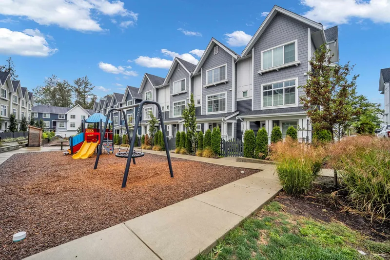 122 20180 84 AVENUE - photo 2 of 25