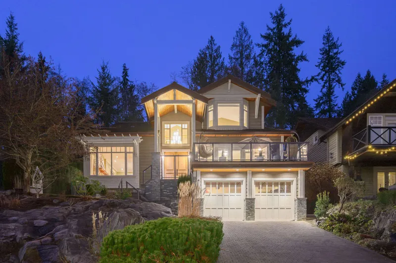 3402 ANNE MACDONALD WAY - photo 1 of 25