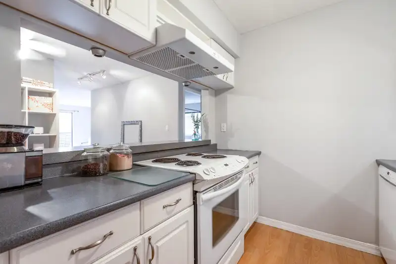 315 17661 58A AVENUE - photo 2 of 23