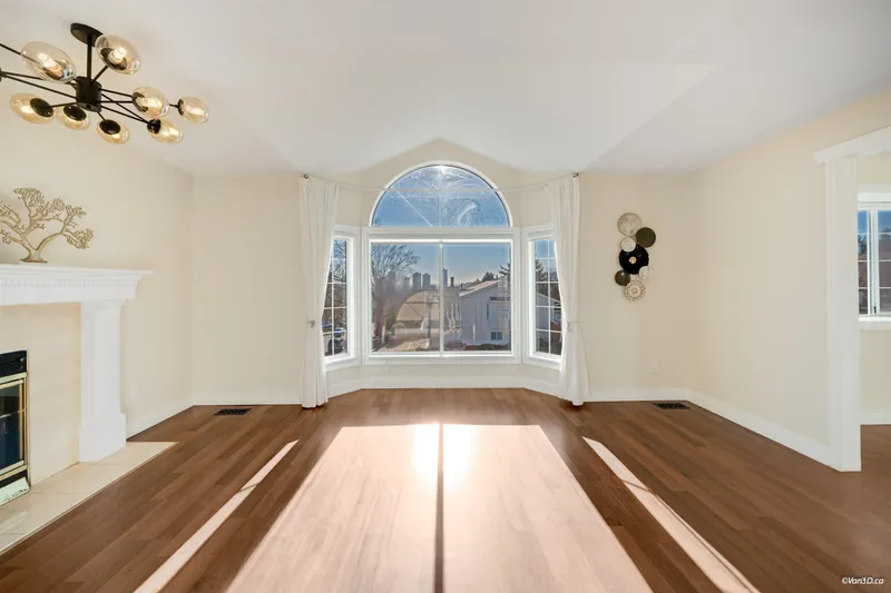 2941 CORD AVENUE - photo 4 of 25