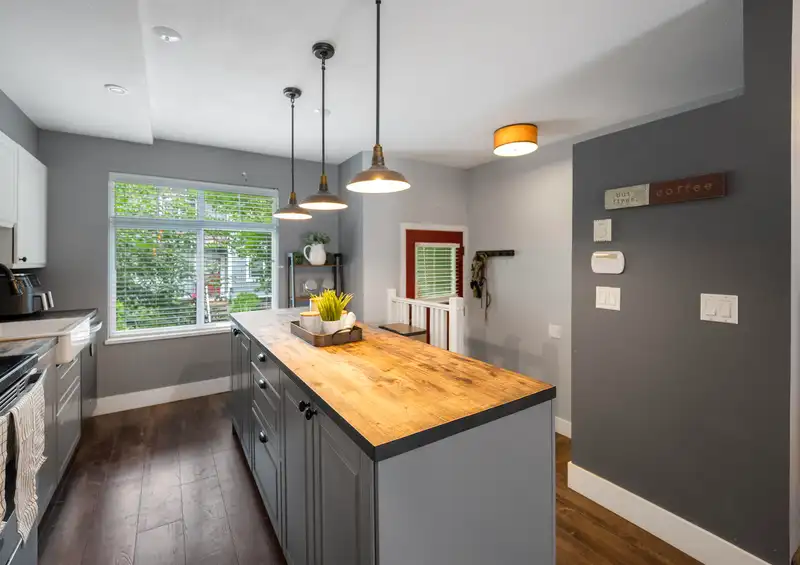 76 15233 34 AVENUE - photo 4 of 35