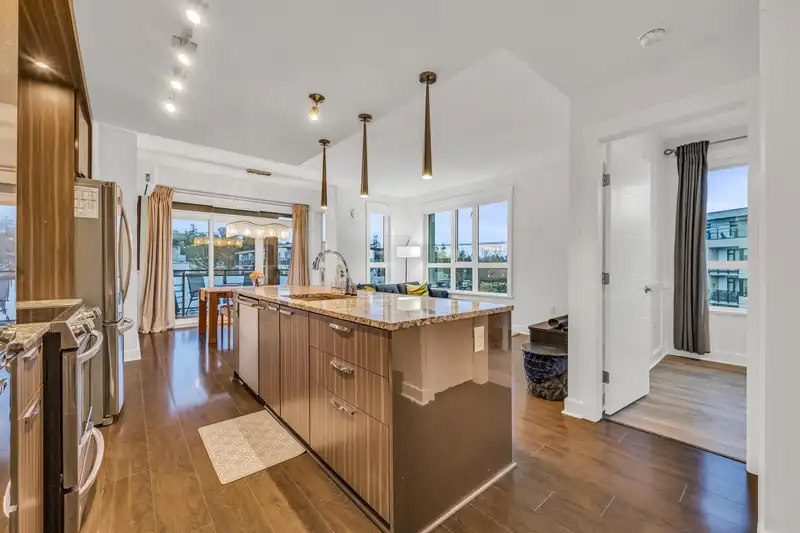 408 733 W 14TH STREET - photo 4 of 24