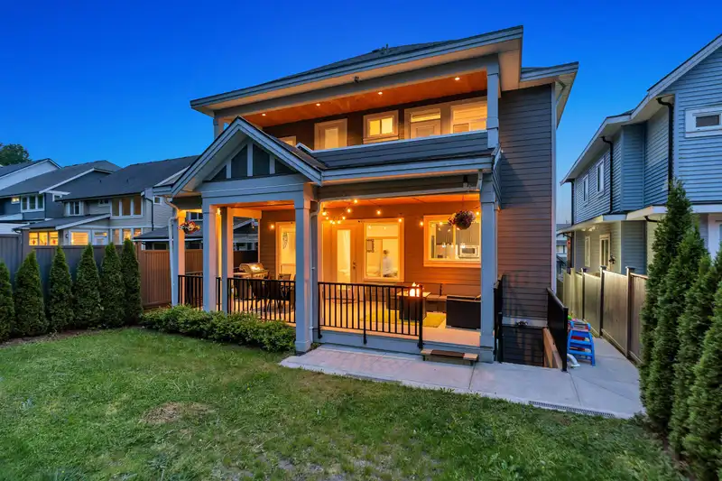 3399 DERBYSHIRE AVENUE - photo 3 of 40