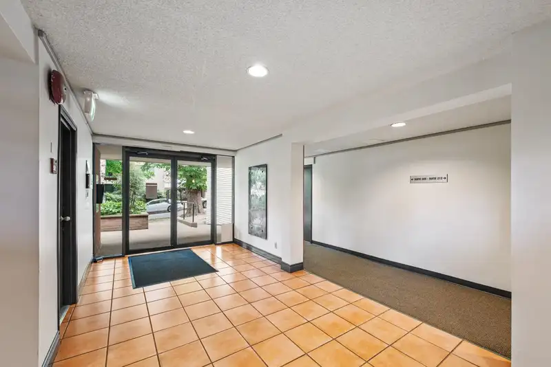 402 1350 COMOX STREET - photo 4 of 30