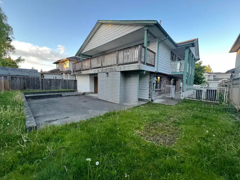 9913 159 STREET - photo 3 of 6