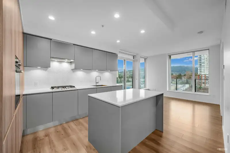 516 3809 EVERGREEN PLACE - photo 4 of 40