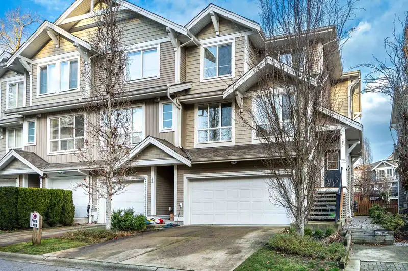 32 7059 210 STREET - photo 2 of 34