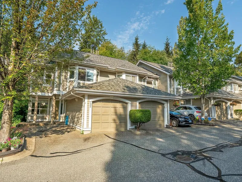 52 650 ROCHE POINT DRIVE - photo 1 of 25