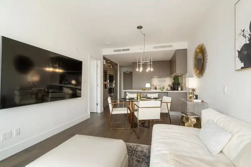 305 2118 W 15TH AVENUE - photo 4 of 24