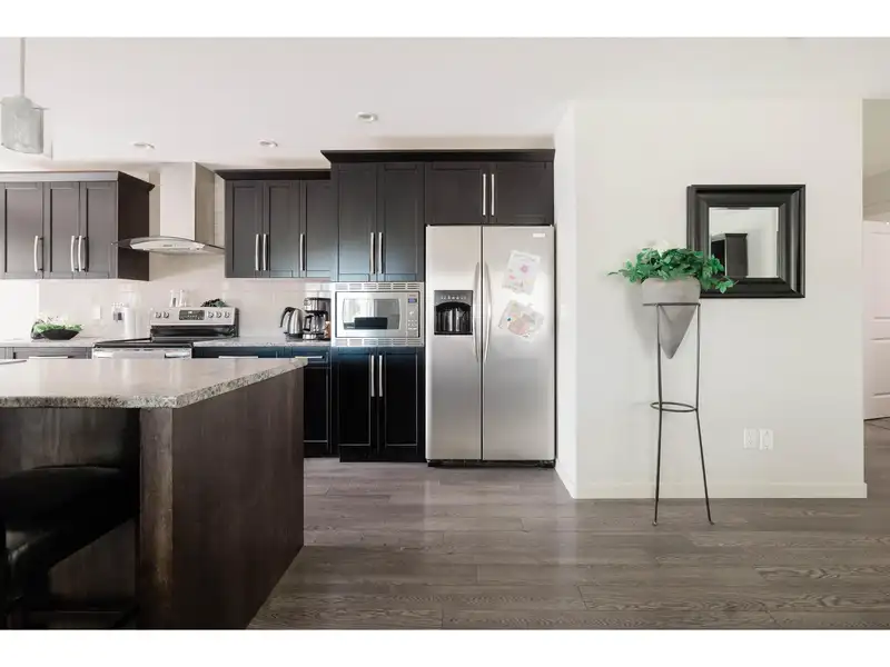 22120 45 AVENUE - photo 4 of 40