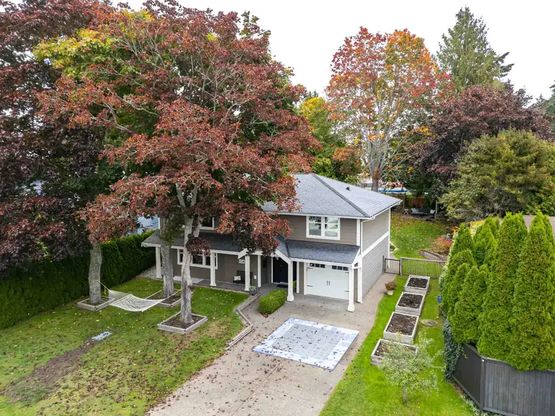 250 54A STREET - photo 1 of 40