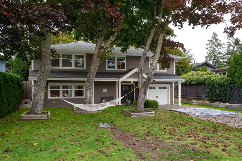 250 54A STREET - photo 3 of 40