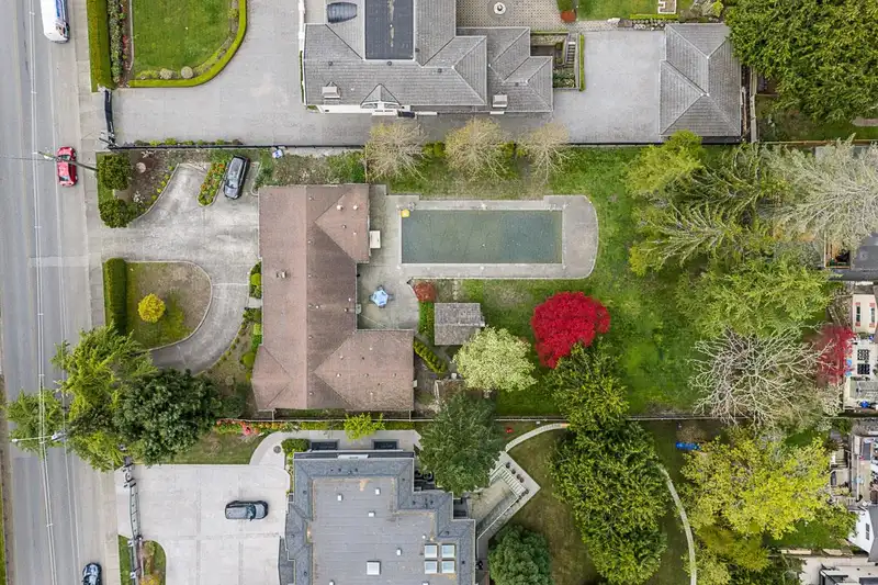 13721 MARINE DRIVE - photo 4 of 30