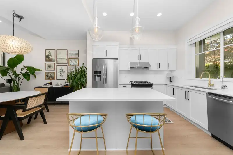 23 2855 158 STREET - photo 2 of 40