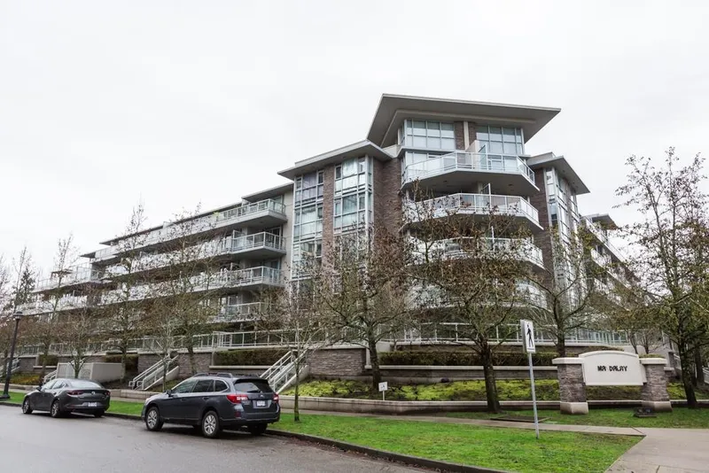 221 9371 HEMLOCK DRIVE - photo 2 of 24