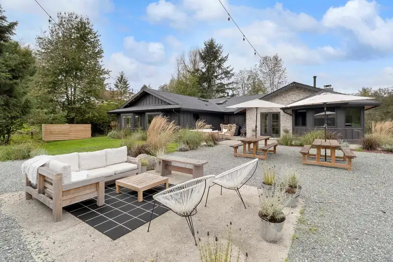 33496 IHLES AVENUE - photo 3 of 38
