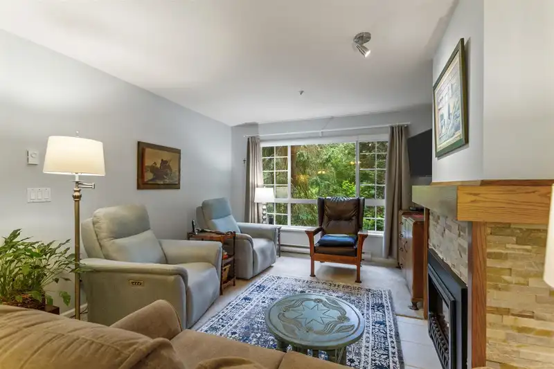 204 1242 TOWN CENTRE BOULEVARD - photo 4 of 29