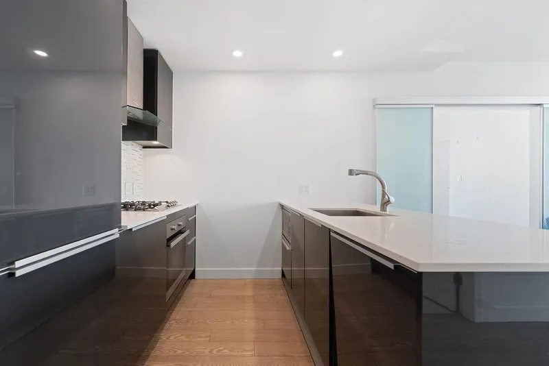 2904 1283 HOWE STREET - photo 2 of 25