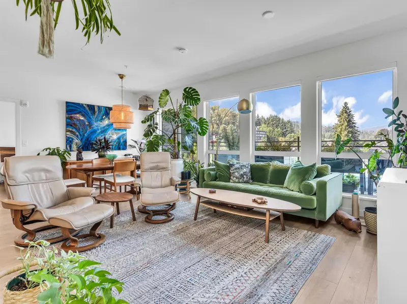 608 3018 ST GEORGE STREET - photo 1 of 25