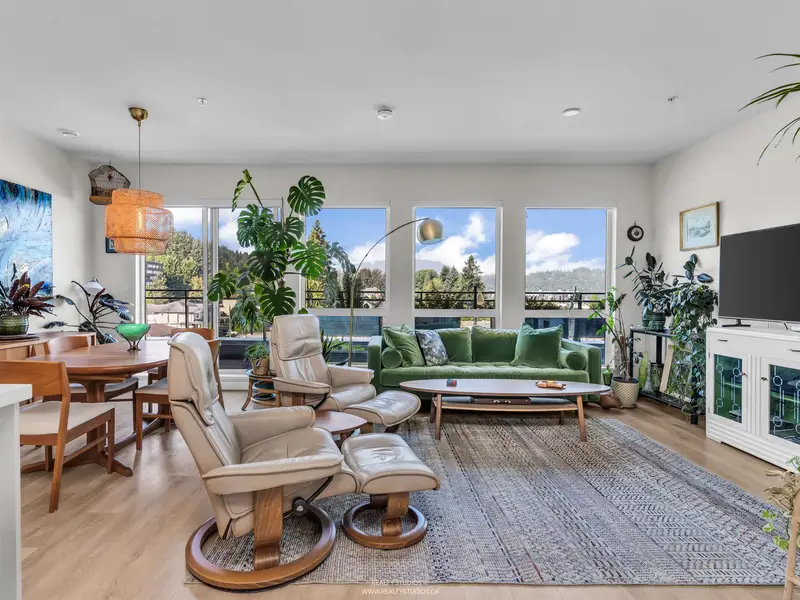 608 3018 ST GEORGE STREET - photo 3 of 25